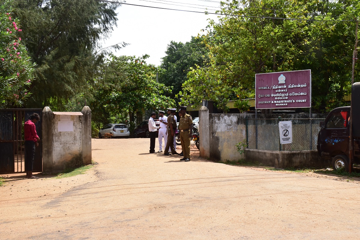 மன்னார் நீதவான் நீதிமன்ற சட்டத்தரணிகள் பணிப்பகிஷ்கரிப்பு