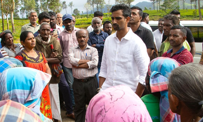 பெருந்தோட்ட தொழிலாளர்களுக்கு அடிப்படை சம்பளமாக 2,000 ரூபாய் பெற்றுக் கொடுக்க வேண்டும்