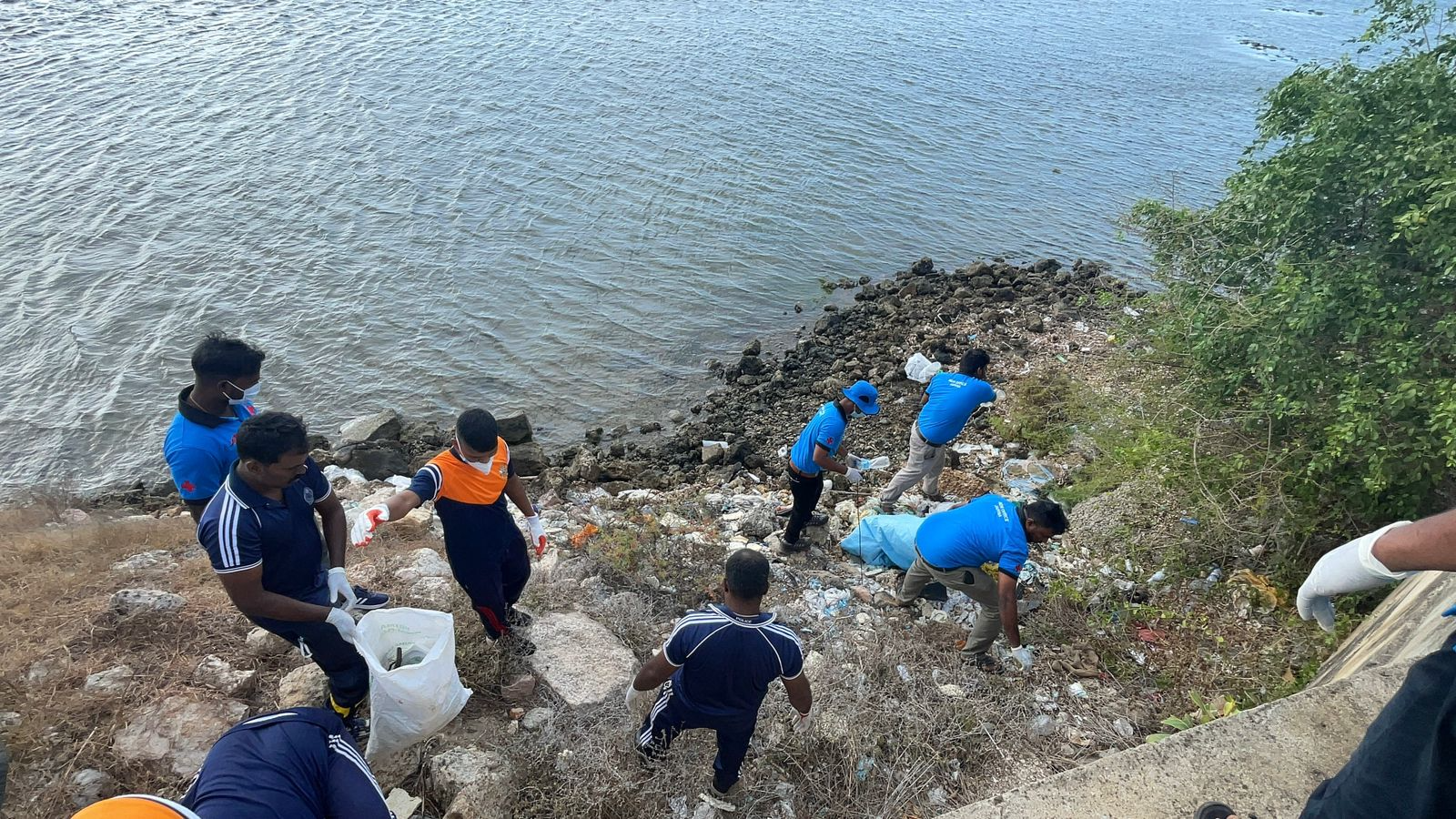 யாழில் பண்ணை சுற்றுவட்டப் பகுதிகளில் சிரமதான நடவடிக்கைகள்