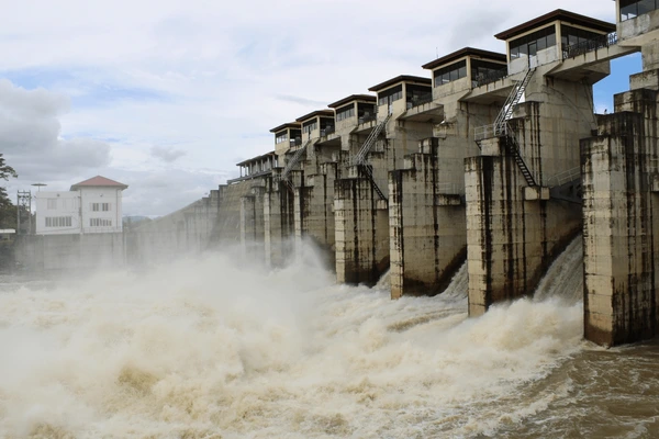 தெதுருஓயா நீர்த்தேக்கத்தின் வான் கதவுகள் திறப்பு